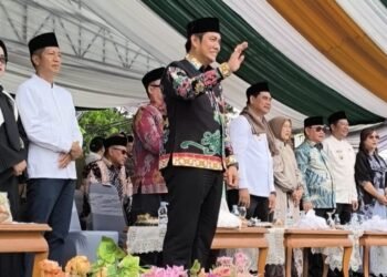 Kafilah Pulang Pisau Tampilkan Miniatur Masjid Agung Ar Raudah, Wabup Jayadikarta Apresiasi Pawai Ta’aruf MTQH XXXIII