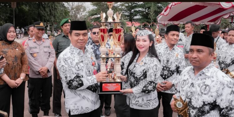 PGRI Selat Hat-trick Juara Umum PORSENIJAR 2025, Puncaki Penutupan HUT Ke-80 PGRI dan HGN di Kapuas