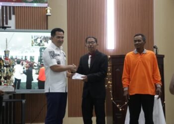 Bupati Ahmad Rifa’i Ajak Umat Kristiani Perkuat Solidaritas pada Perayaan Natal di Pangkoh Hulu