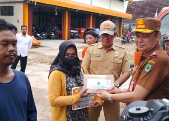 Pemkab Kapuas Salurkan Bantuan untuk 16 Keluarga Terdampak Kebakaran