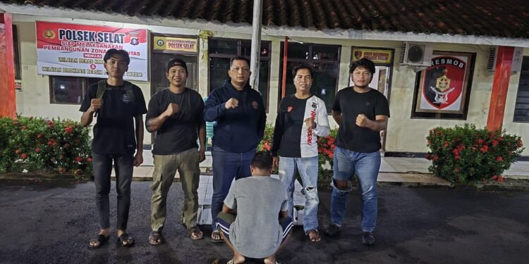 Tebas Warga Pakai Parang, Resmob Kapuas Ringkus Pelaku