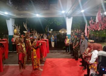 Dubes UEA Datang ke Kapuas, 200 Warga Ikut Operasi Katarak Gratis