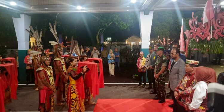 Dubes UEA Datang ke Kapuas, 200 Warga Ikut Operasi Katarak Gratis