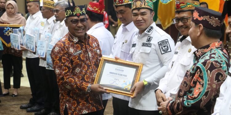 Bupati Pulang Pisau Raih Penghargaan PJPK dan GENTING 2025