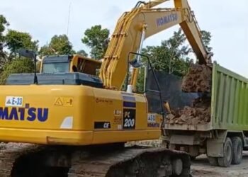Akses Jalan Menuju Jembatan Sei Hyang Desa Lawang Kamah Mulai Ditimbun