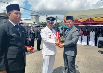 Bupati Pulang Pisau Lantik Pejabat di Pelataran Parkir Pasar, ASN Harus Dekat dengan Masyarakat