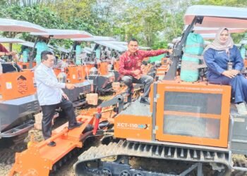 Cetak Sawah Kapuas Dapat Dukungan 57 Rotavator, 488 Handtraktor, 95 Pompa Air dan 213 Hand Sprayer